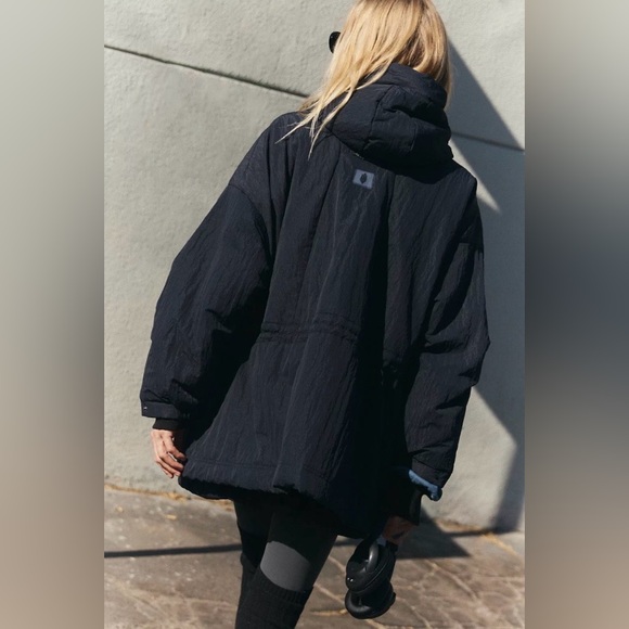 NEW Free People Movement Billie Boxy Lightweight Insulated Jacket Black Size M/L - Picture 2 of 11